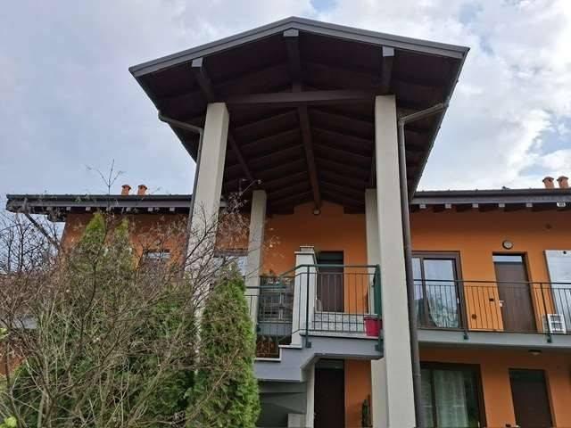 Appartamento in affitto a Daverio, Lombardia
