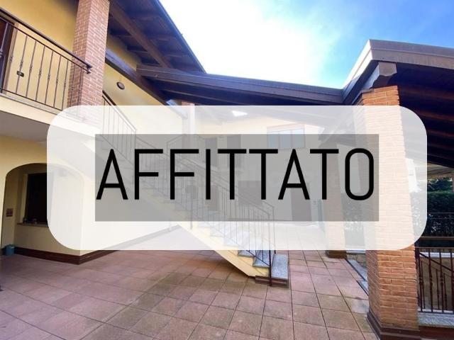 Appartamento in affitto a Daverio, Lombardia