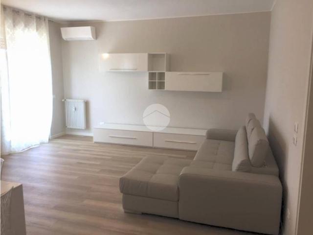 Appartamento in affitto a Desenzano del Garda, Brescia