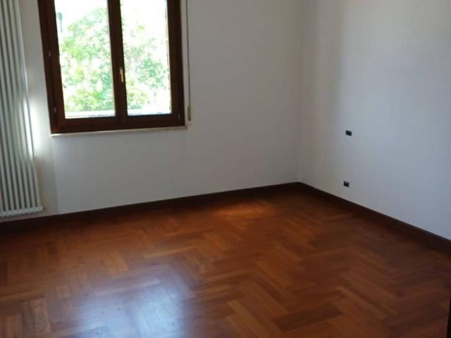 Appartamento in affitto a Desenzano Del Garda, Lombardia