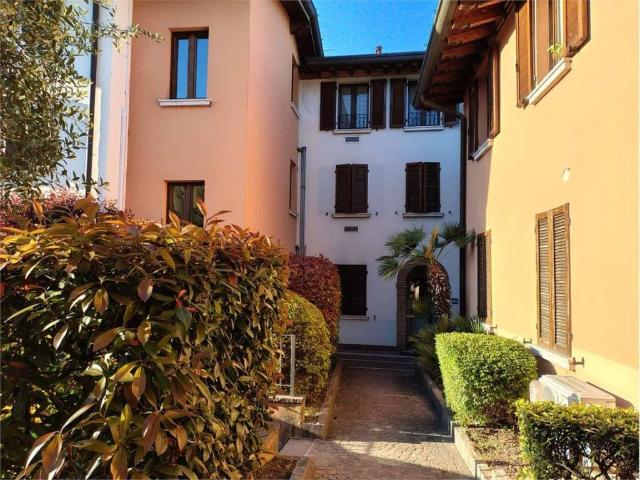Appartamento in affitto a Desenzano Del Garda, Lombardia
