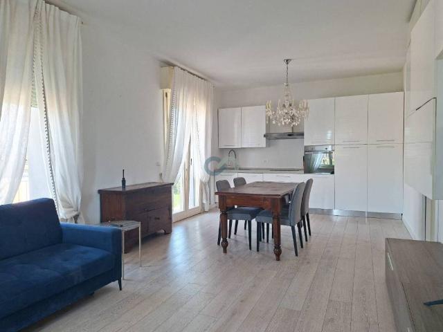 Appartamento in affitto a Desenzano Del Garda, Lombardia