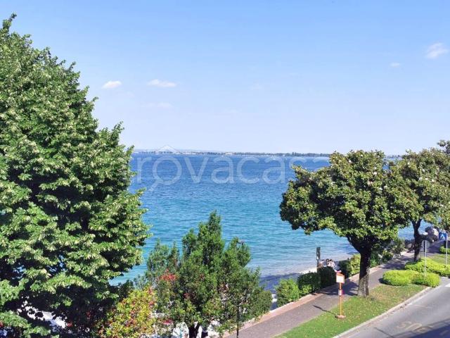 Appartamento in affitto a Desenzano Del Garda, Lombardia