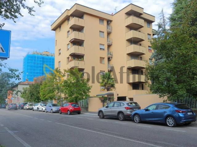 Appartamento in affitto a Piazza, Desio