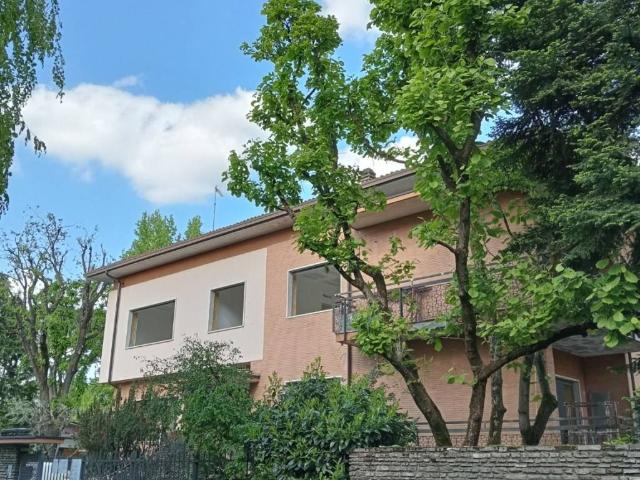 Appartamento in affitto a Pont, Desio