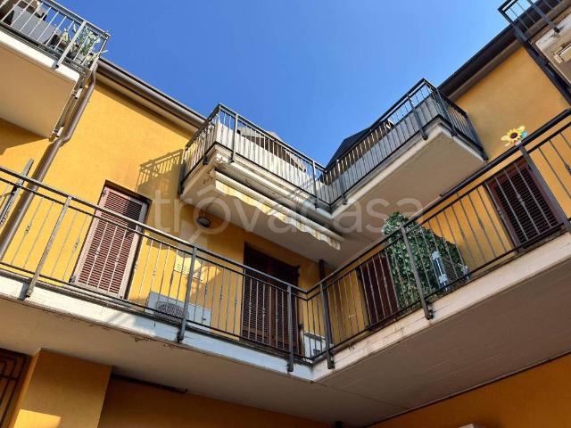 Appartamento in affitto a Pont, Desio