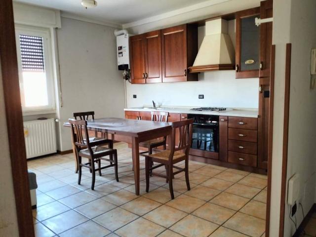 Appartamento in affitto a Dolzago, Lombardia