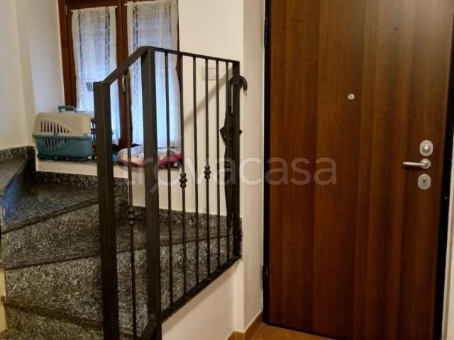 Appartamento in affitto a Crevenna, Erba