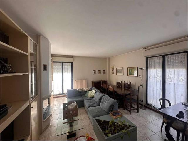 Appartamento in affitto a Cassina Mariaga, Erba