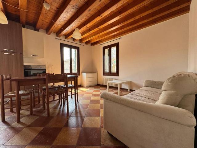 Appartamento in affitto a Este, Padova