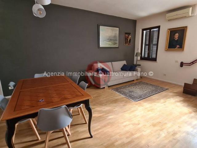 Appartamento in affitto a Centro storico, Marche
