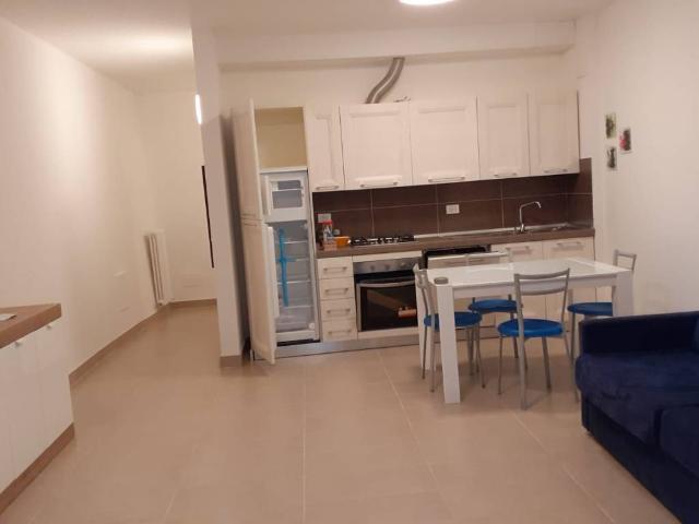 Appartamento in affitto a Centro storico, Marche