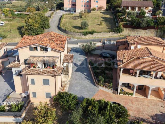 Appartamento in affitto a Fonte Luna, Fara Sabina