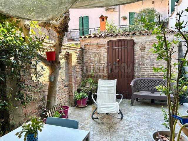 Appartamento in affitto a Centro cittadino, Ferrara