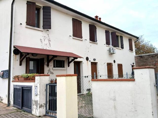 Appartamento in affitto a Ferrara, Reggio Emilia