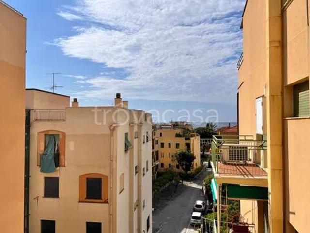 Appartamento in affitto a Terra di Mezzo, Re
