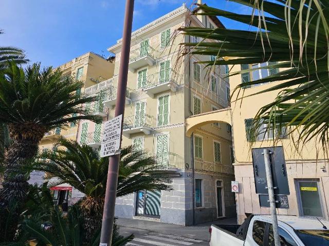 Appartamento in affitto a Finalmarina, Finale Ligure