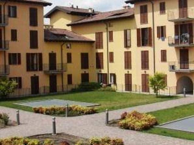 Appartamento in affitto a Fino Mornasco, Lombardia