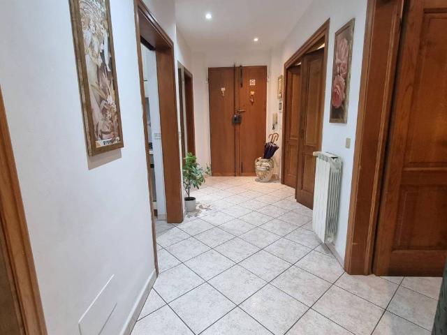 Appartamento in affitto a Quartiere 5, Firenze
