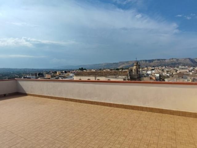 Appartamento in affitto a Floridia, Siracusa