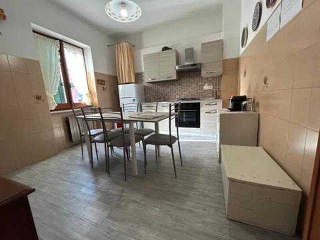 Appartamento in affitto a Follo, Liguria