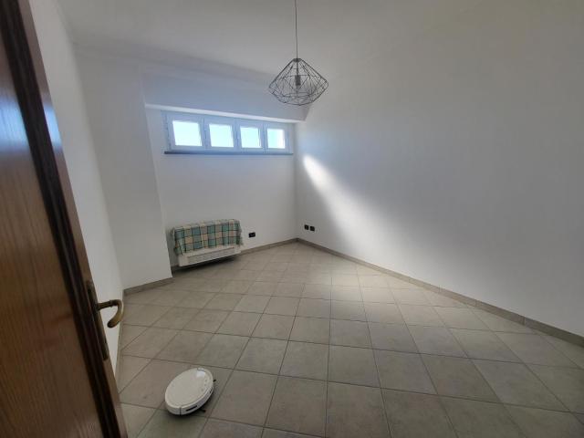 Appartamento in affitto a Centro Direzionale, Prato