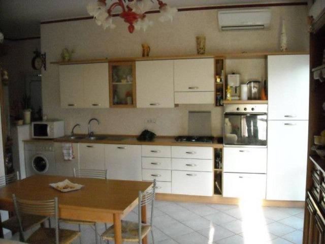 Appartamento in affitto a Vittoria Apuana, Forte Dei Marmi