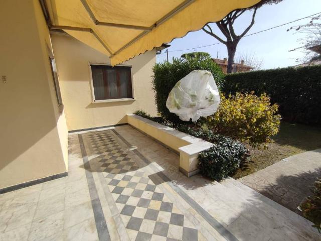 Appartamento in affitto a Vittoria Apuana, Forte Dei Marmi