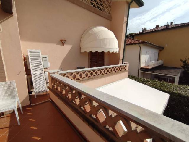 Appartamento in affitto a Vittoria Apuana, Forte Dei Marmi