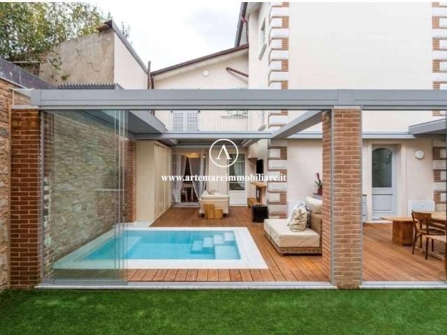 Villa Indipendente in affitto a Roma Imperiale, Forte Dei Marmi