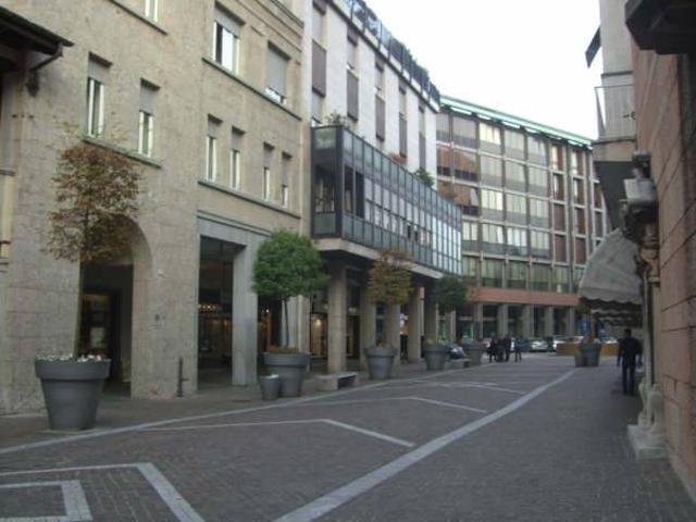 Appartamento in affitto a Centro, Gallarate