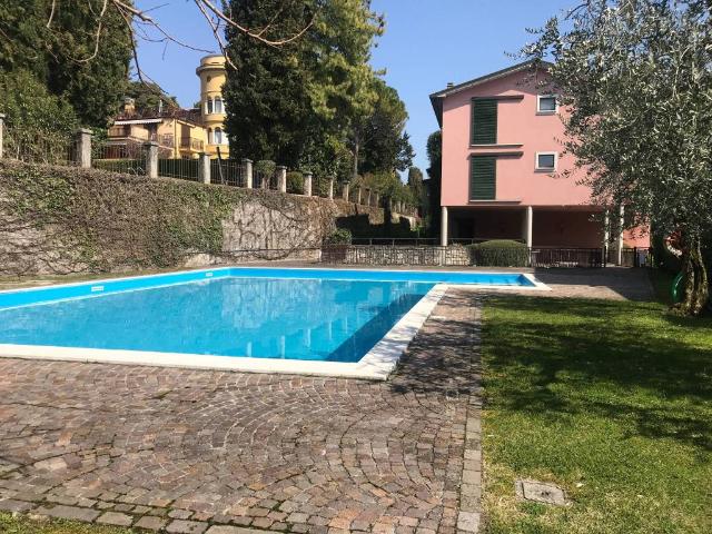 Appartamento in affitto a Comunità Montana Parco Alto Garda bresciano, Gardone Riviera