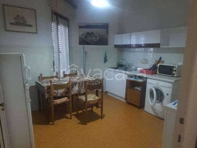 Appartamento in affitto a Centro Est, Serra Riccò