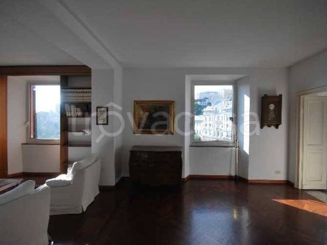 Appartamento in affitto a Centro Est, Serra Riccò