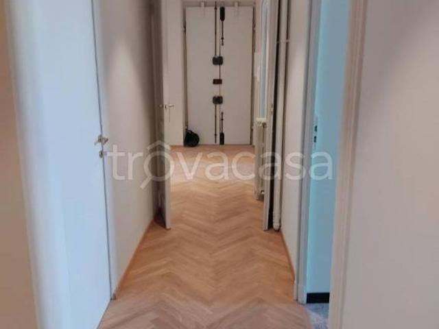 Appartamento in affitto a Centro Est, Serra Riccò