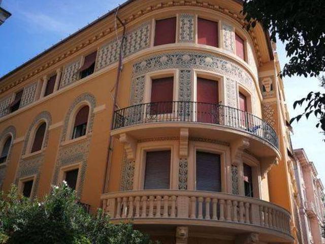 Appartamento in affitto a Centro Est, Serra Riccò