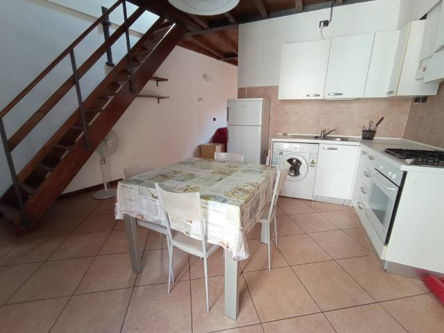 Appartamento in affitto a Centro Ovest, Serra Riccò
