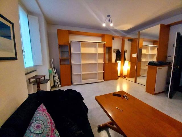 Appartamento in affitto a Centro Est, Serra Riccò
