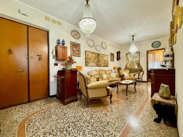 Appartamento in affitto a Medio Levante, Serra Riccò