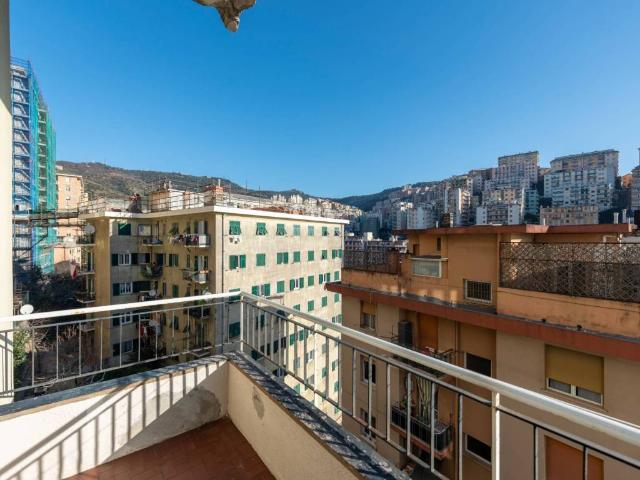 Appartamento in affitto a Centro Est, Serra Riccò