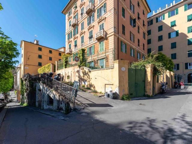 Appartamento in affitto a Centro Est, Serra Riccò