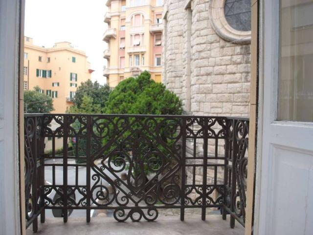 Appartamento in affitto a Centro Est, Serra Riccò