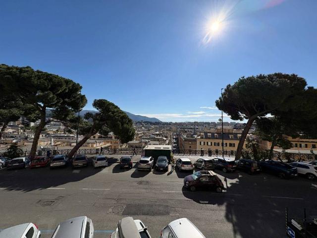 Appartamento in affitto a Centro Est, Serra Riccò