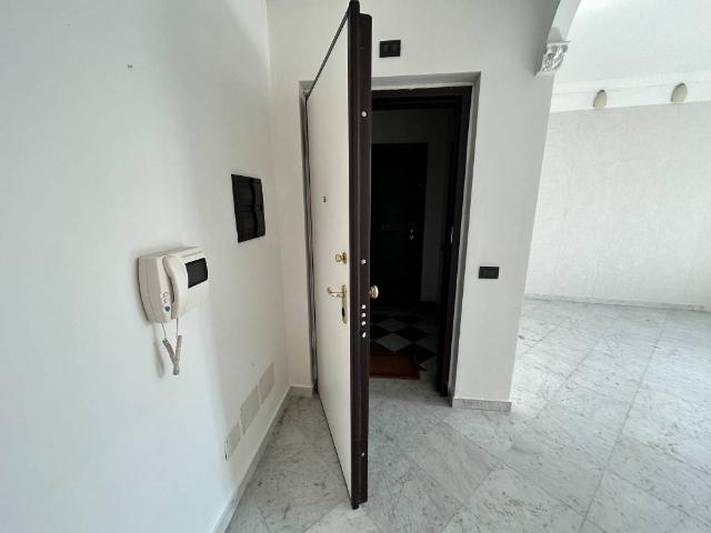 Appartamento in affitto a Centro Est, Serra Riccò