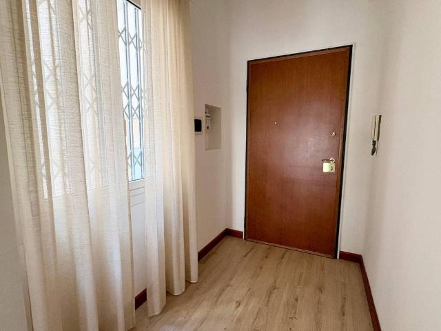 Appartamento in affitto a Centro Est, Serra Riccò
