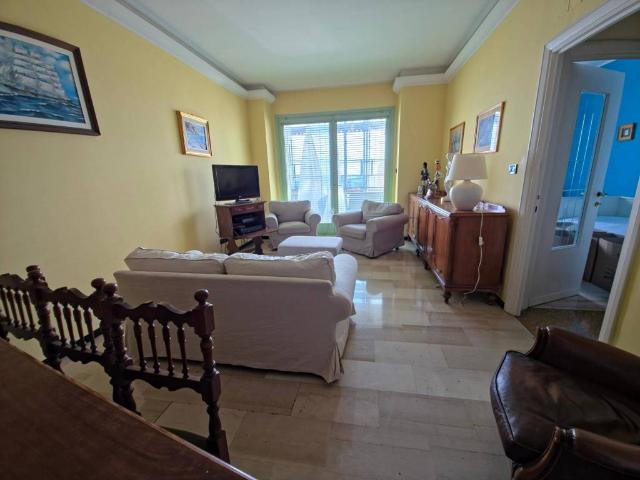 Appartamento in affitto a Centro Ovest, Serra Riccò