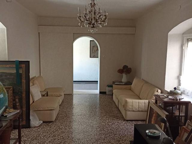 Appartamento in affitto a Medio Levante, Serra Riccò