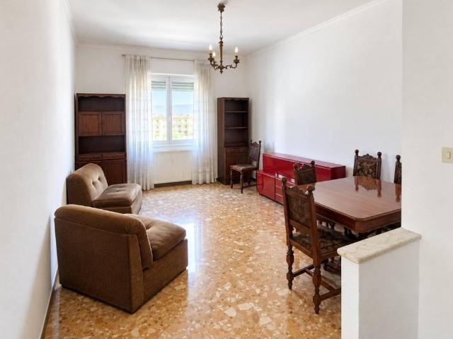 Appartamento in affitto a Centro Ovest, Serra Riccò