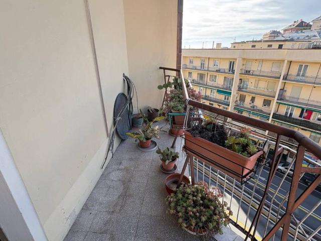 Appartamento in affitto a Levante, Serra Riccò