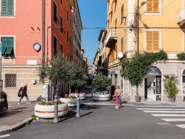 Appartamento in affitto a Medio Ponente, Serra Riccò